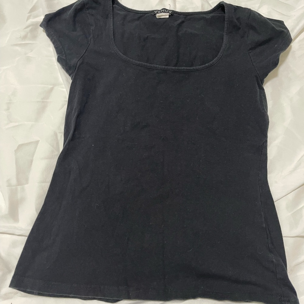 Venus square collar tight fit